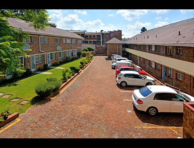 1 BEDROOM APARTMENT FOR SALE IN WAVERLEY